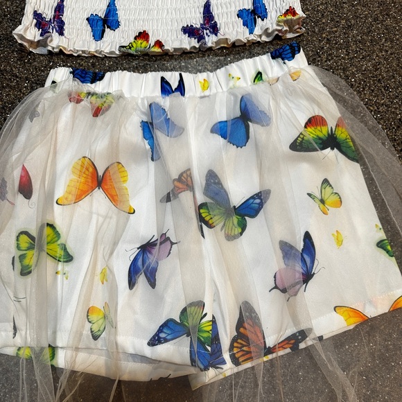 NWOT Girls 2Pc Butterfly Short Set Smock Top and Sheer Skirt Overlay Boutique 8Y - Picture 2 of 11